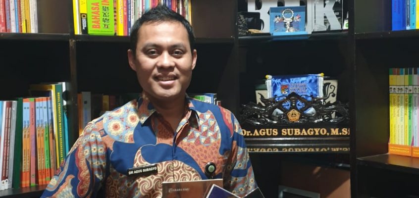 Dekan Fisip Sekaligus Penulis Buku Bestseller