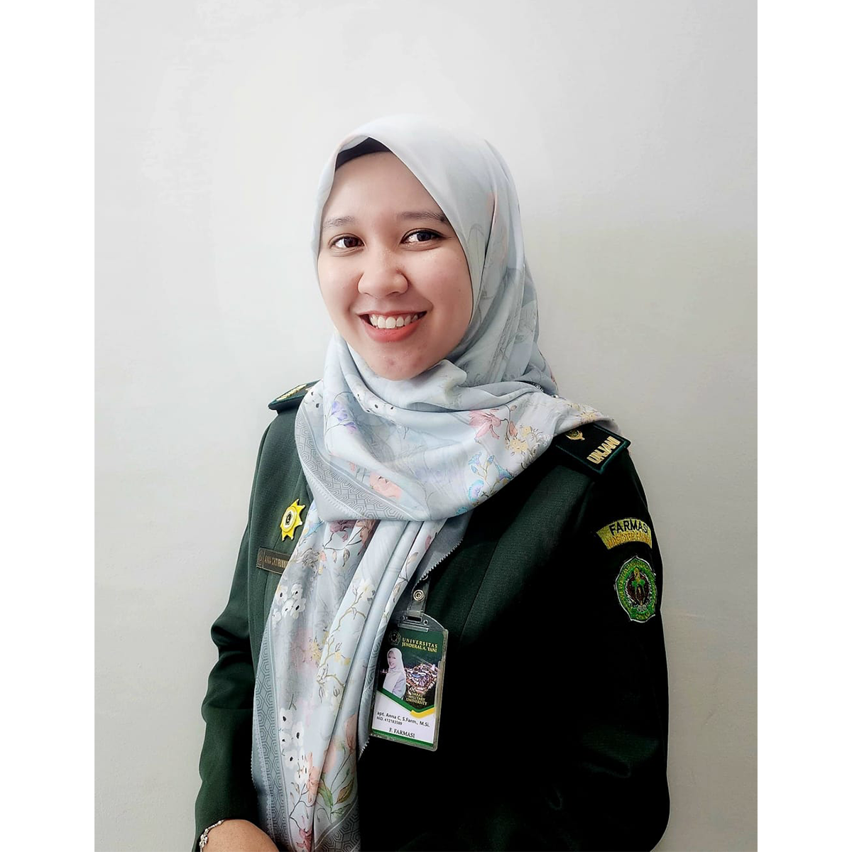 apt. Anna Choirunnisa, S.Farm., M.Si